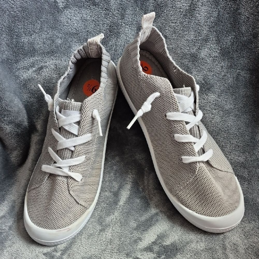 Tommy Bahama Men's 9.5 Grey Stretch Fabric Shoe - NWOT